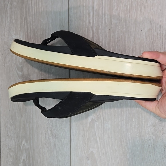 Olukai Women's Nu'API Leather Thong T Strap Platform Black Flip Flops Sandals 9 - Picture 8 of 10